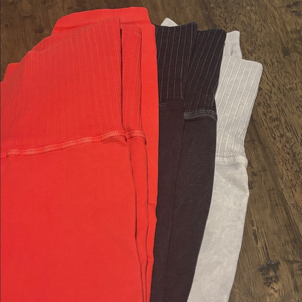 {Free People} Good Karma (3) leggings m/l